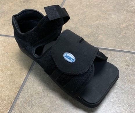 Post-operative shoe with removable insole